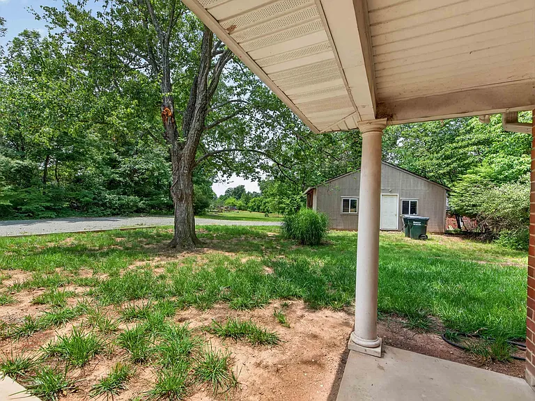 1272 Rio Rd E — Photo 3