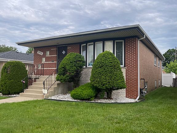 2nd image of 376 Hoxie Ave