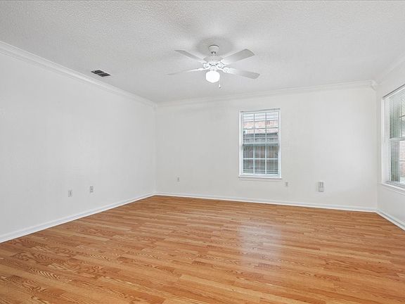 5th image of 4043 Gray Oak Pl