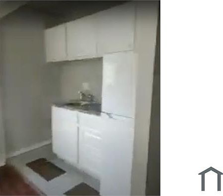 2nd image of 1733 Grand Ave #2