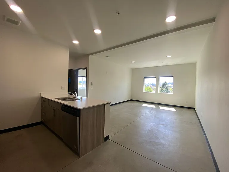 Wall Street Apartments — Photo 4