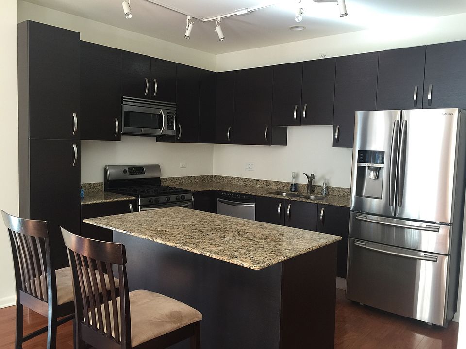 2nd image of 225 S Sangamon St Unit 406