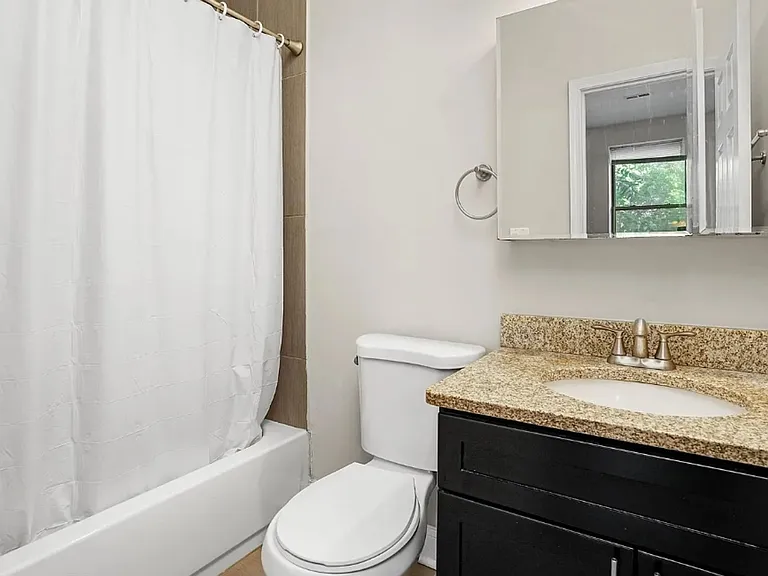 4544 S Indiana Ave — Photo 15