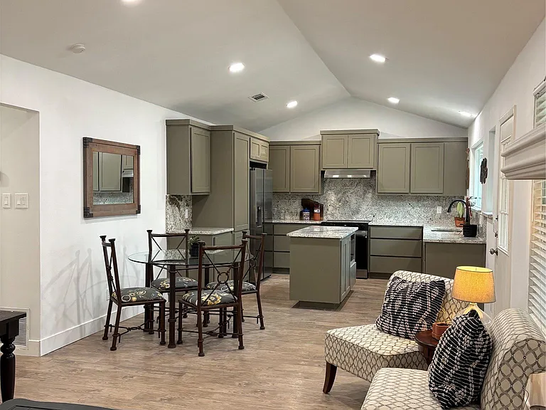 106 S Mount Rushmore Dr — Photo 5