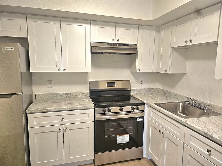 510 E Hatcher Rd #203 — Photo 6
