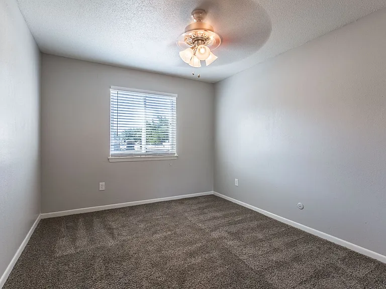 4141 Roanoke Rd — Photo 25
