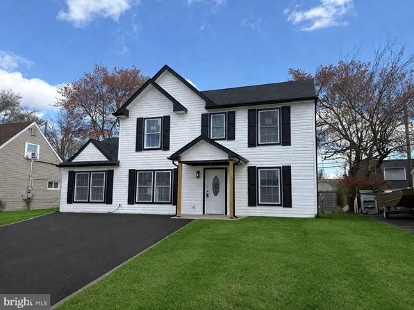 50 Micahill Rd, Levittown, PA 19056