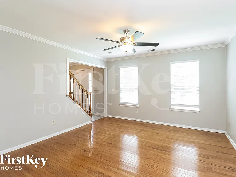 1302 Sweetgum Ln — Photo 3