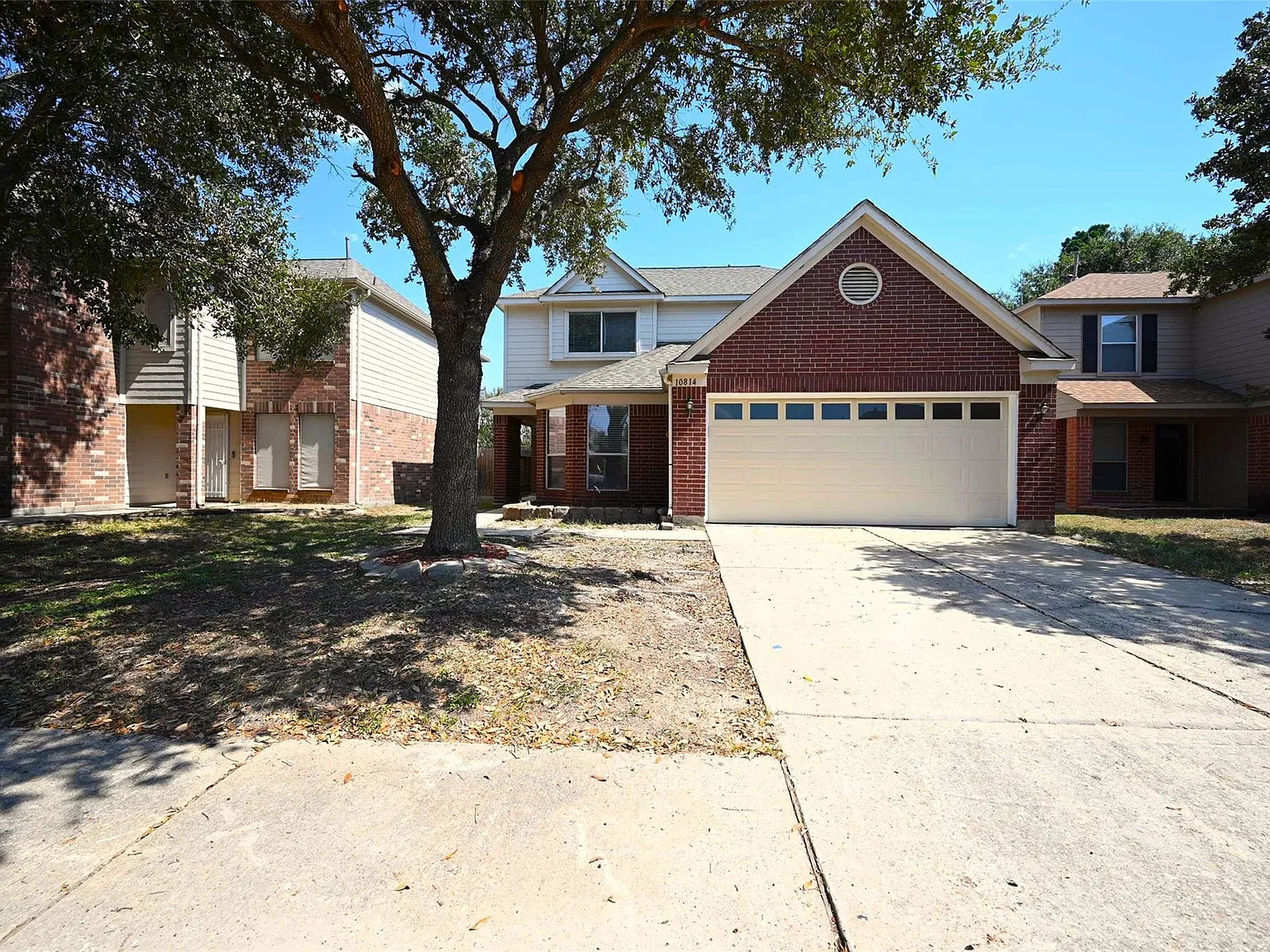 4 bed, 2.5 bath, 2441 sqft, $1,850 — Photo 2