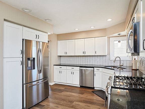 2nd image of 4721 Tamara Ln
