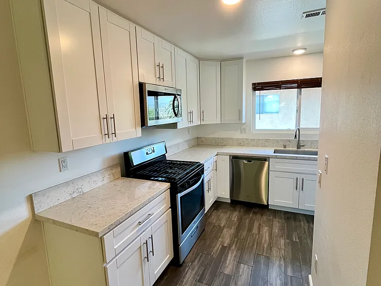 4265 Mesa Vista Way #2 — Photo 3