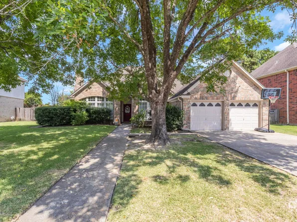 9650 Meadowcreek Dr, Beaumont, TX 77706