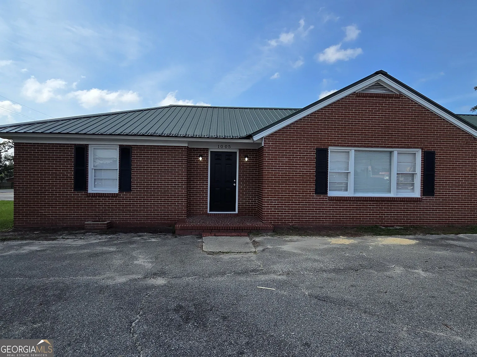 2 bed, 1.0 bath, 1072 sqft, $1,080 — Photo 3