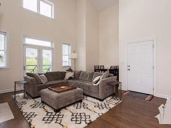 2nd image of 1807 N Kedzie Ave #301