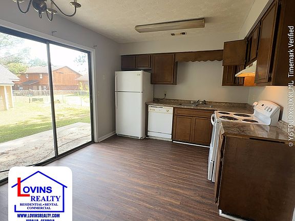 3rd image of 406 Randolph Dr