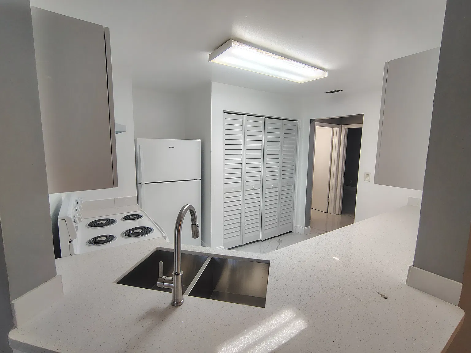 2 bed, 1180 sqft, $2,200 — Photo 2