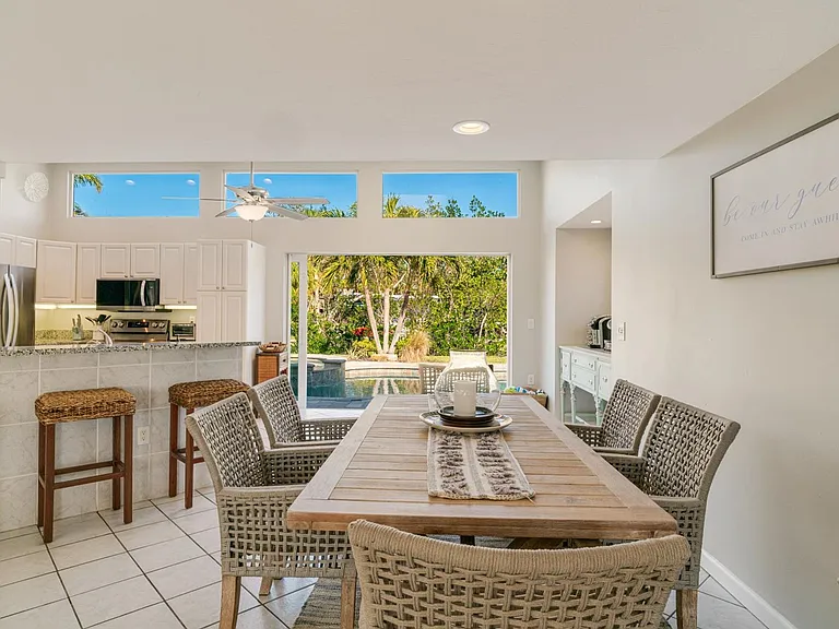 339 Avenida De Paradisio — Photo 6