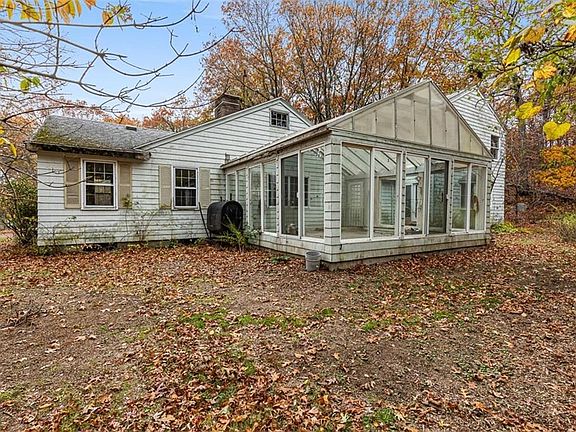 4th image of 101 Cobble Hill Rd