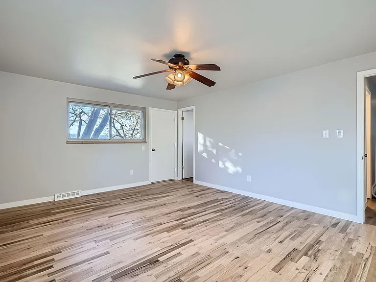 7055 S Costilla St — Photo 12