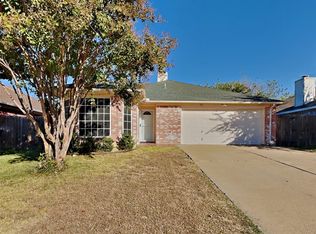 7021 Rovato Dr, Arlington, TX 76001