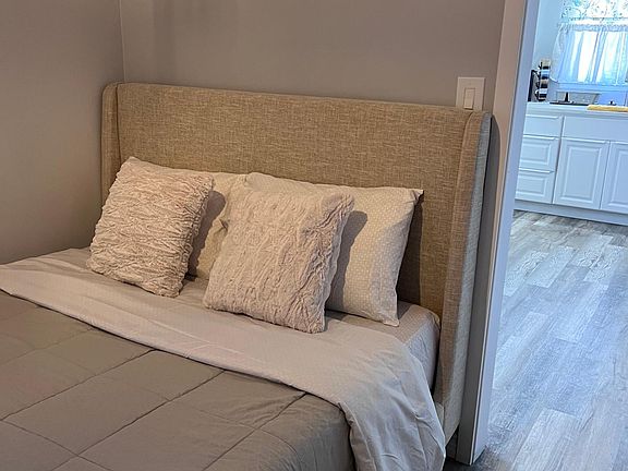 5th image of 1141 E 66th St #1