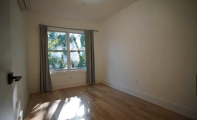 Rented by Artur Gutman, LREB | media 4