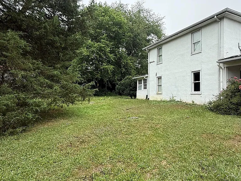 10860 Winchester Ave — Photo 5