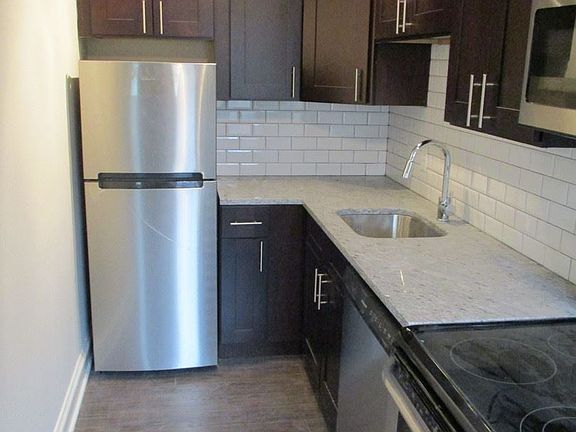 3rd image of 5125 S Kenwood Ave APT 301