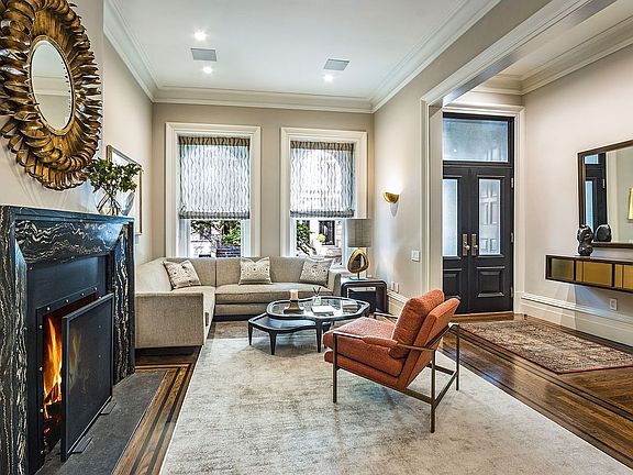 3rd image of 12 W 95th St