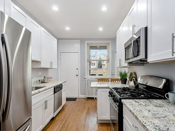 5th image of 4515 N Ashland Ave