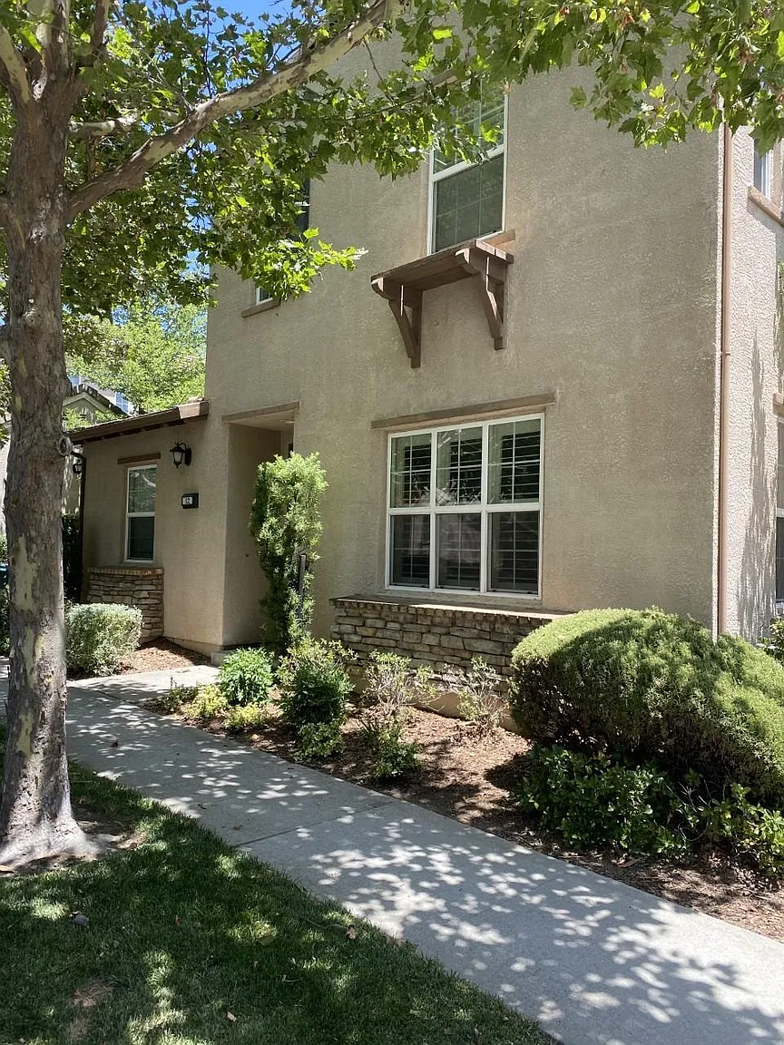 12 Villa Gardens Ct photo 1