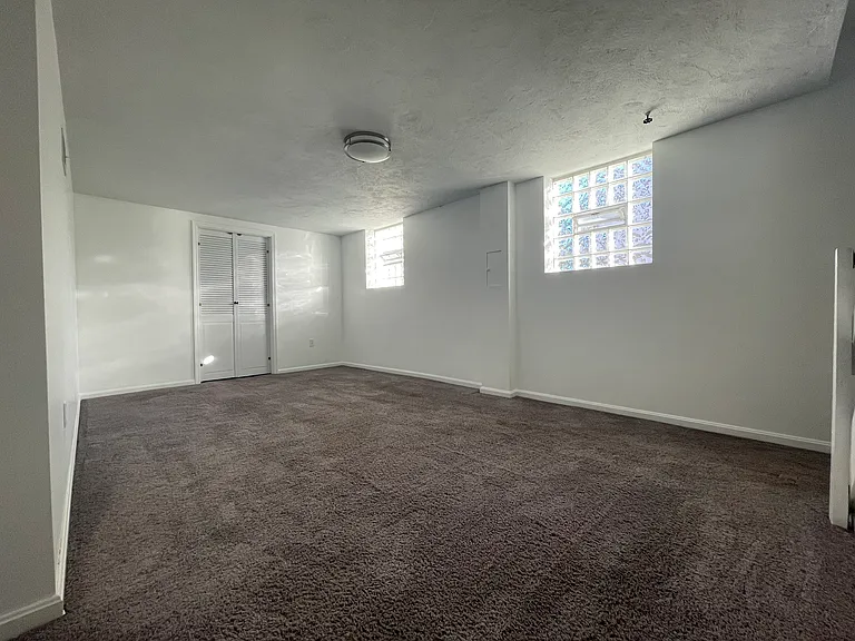 5622 Vogel Rd — Photo 39