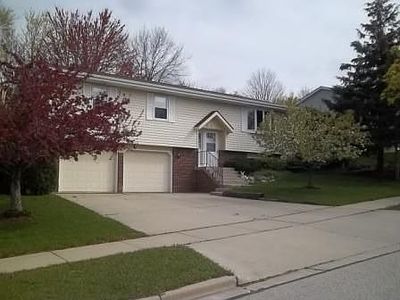 1524 Larkspur Ln, West Bend, WI, 53090