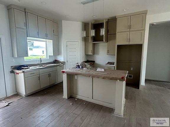 4th image of 32772 Jorge St