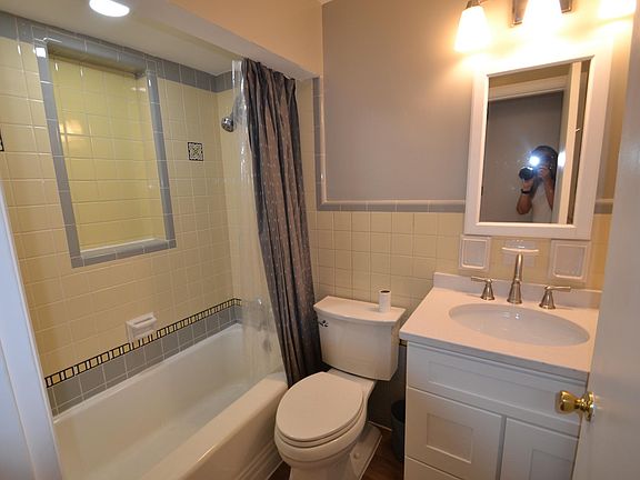 5th image of 3326 Mowbray Ln #3B