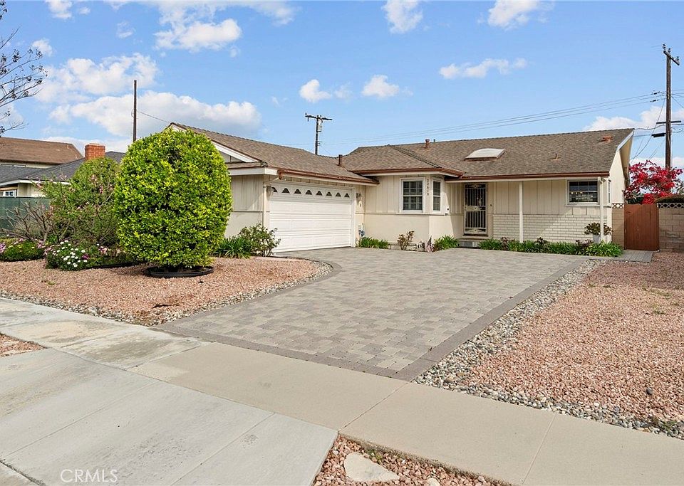 1st image of 22618 Elm Ave