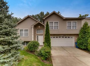 272 E Red Oak Ave, Bensenville, IL 60106
