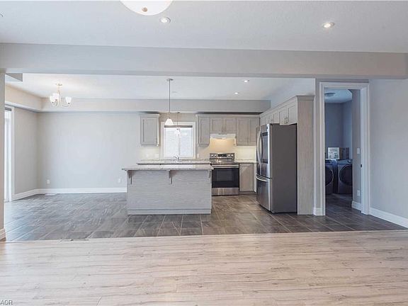 4th image of 2825 Asima Dr