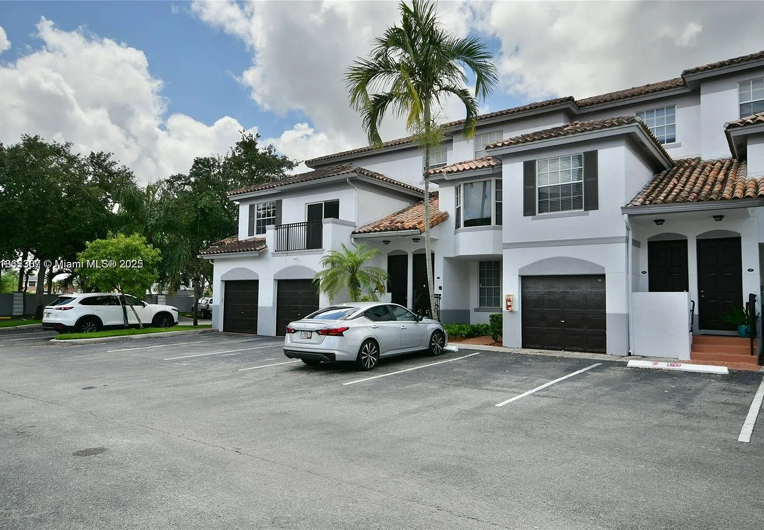781 SW 148th Ave — Photo 1