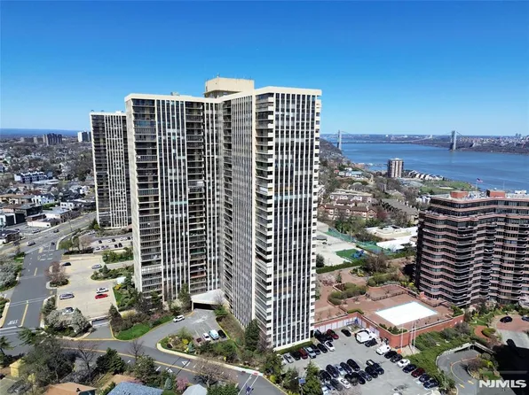 200 Winston Dr #C1619, Cliffside Park, NJ 07010