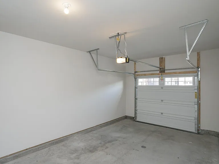 2031 Sperling Dr — Photo 36