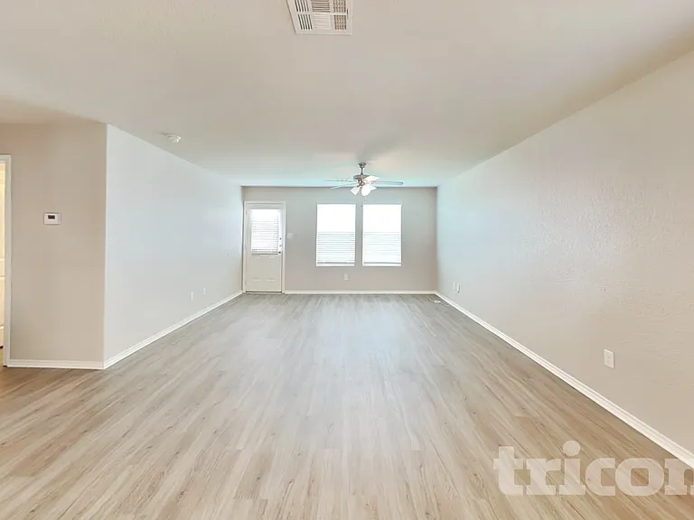 421 Moonvine Way — Photo 2