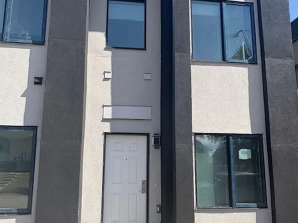 3610 10th St SE #A, Calgary, AB T2T 3H8