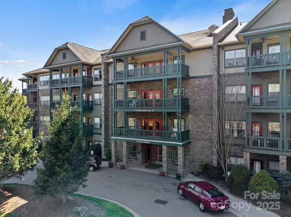 9 Kenilworth Knl #207, Asheville, NC 28805