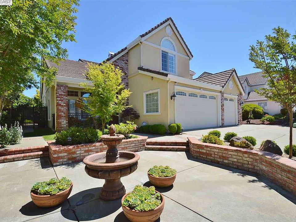 2nd image of 28270 Fox Hollow Dr