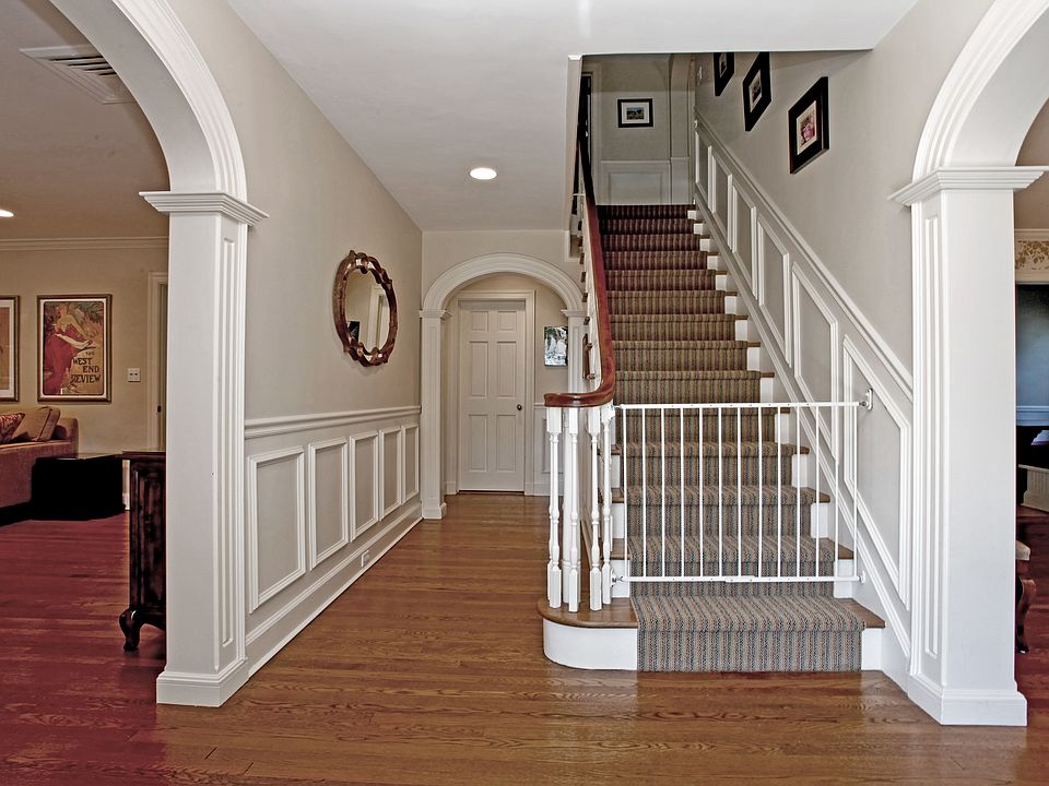 1st image of 24 Berkeley Ln