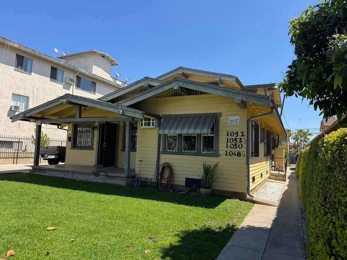 Building Photo - 1048 N Ardmore Ave #1048