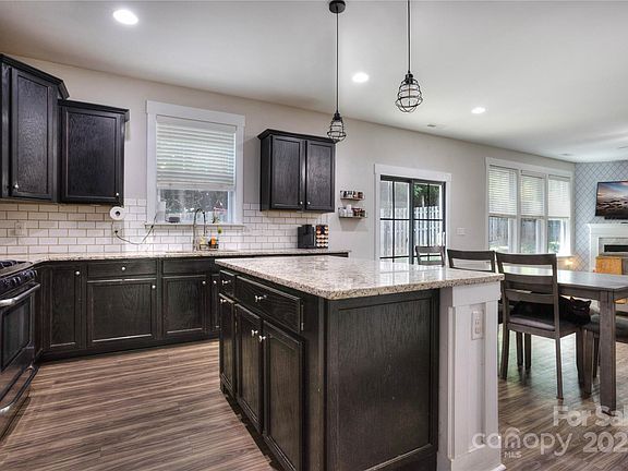 4th image of 113 Missouri Ln