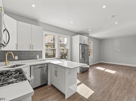 59 Locust Ave