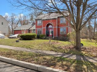 37 Valley Dr, Middletown, CT 06457